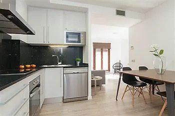 Lodging Apartments Ramblas Boqueria Market Barcelona Spanien